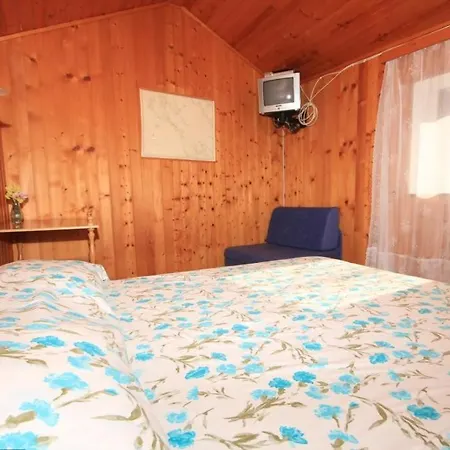 Apartments By The Sea Veli Losinj Guest house Ilovik