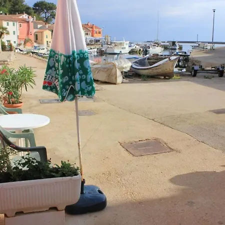 Apartments By The Sea Veli Losinj Guest house
