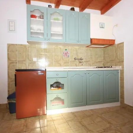 Apartments By The Sea Veli Losinj Guest house